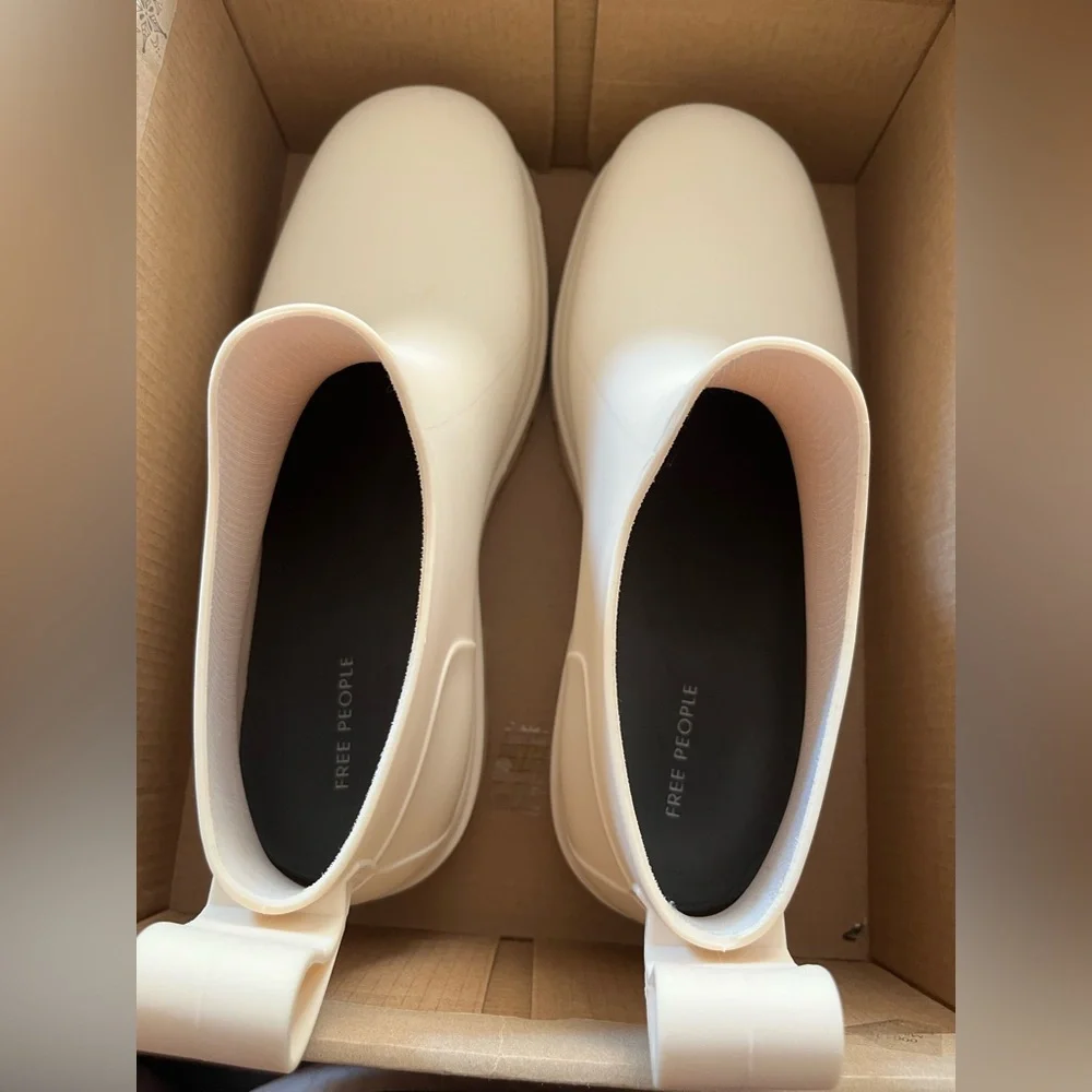 Free People High street rain boot in Parchment beige Size 10 - Picture 4 of 9